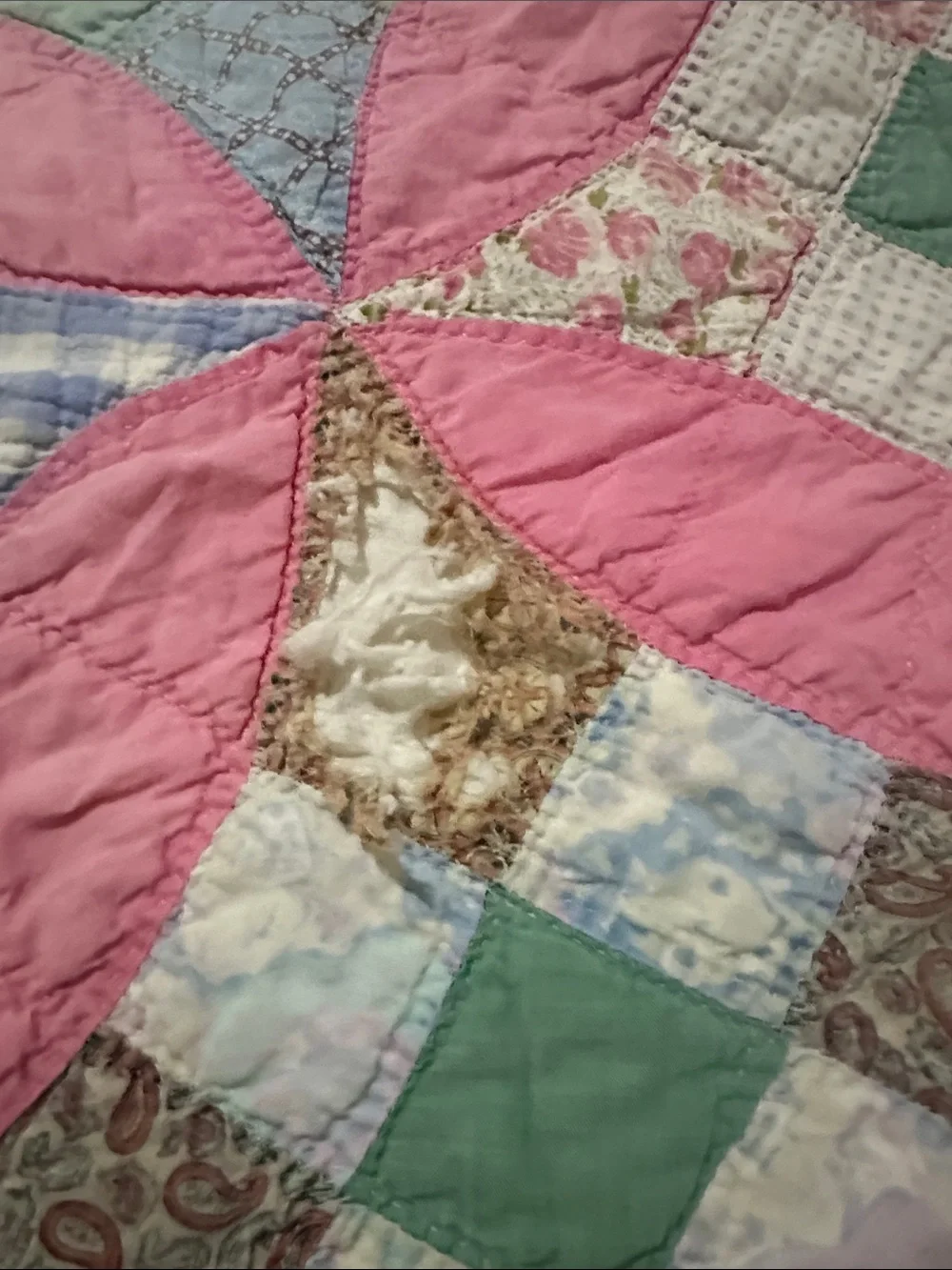 Vintage Patchwork Pink Quilted Throw - Classic Circle Pattern